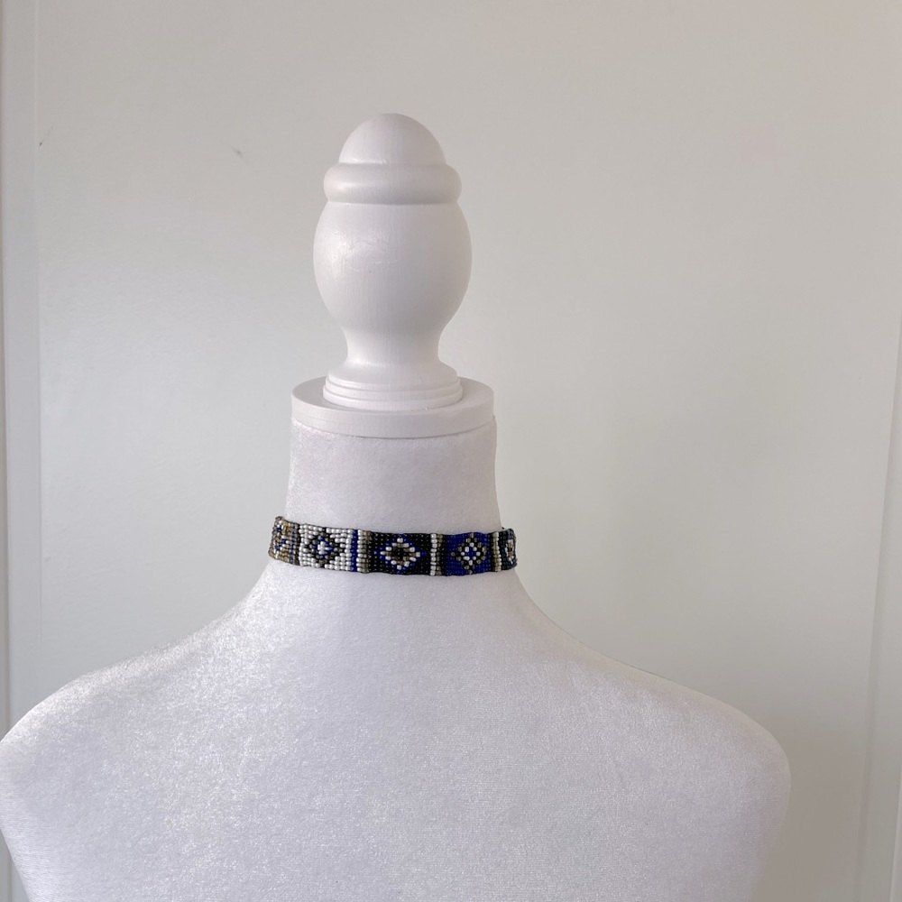 Beaded Women’s Choker Necklace